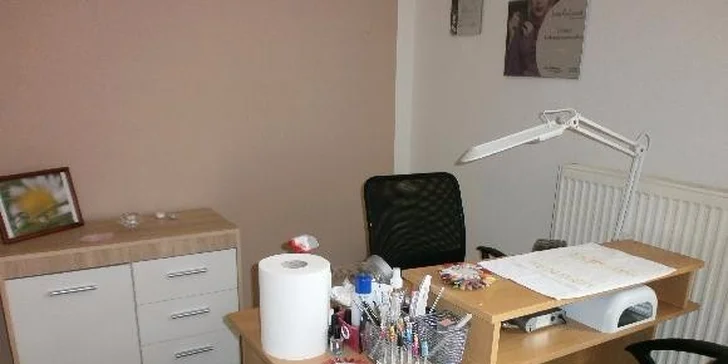 Modeláž nehtů UV gelem