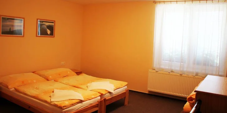 Po výletech si odpočinete v jednoduše zařízených pokojích.