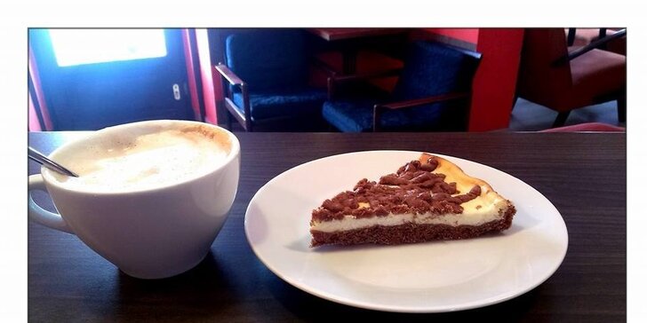 Dvě kávy a dva dezerty v kavárně Gold angel´s cafe