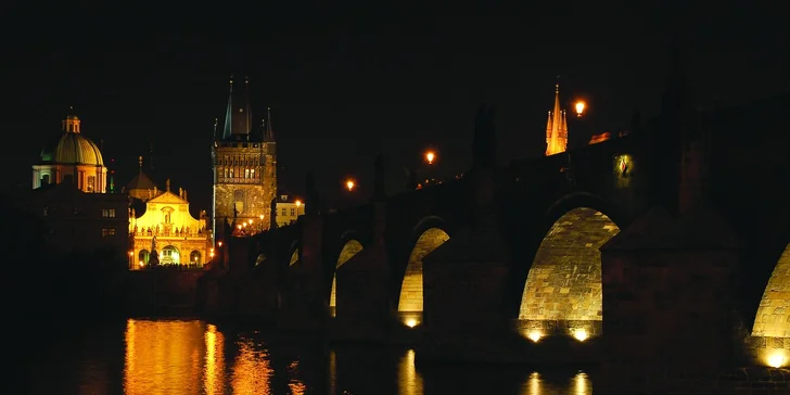 Noční koncerty při svíčkách v kostele u Karlova mostu