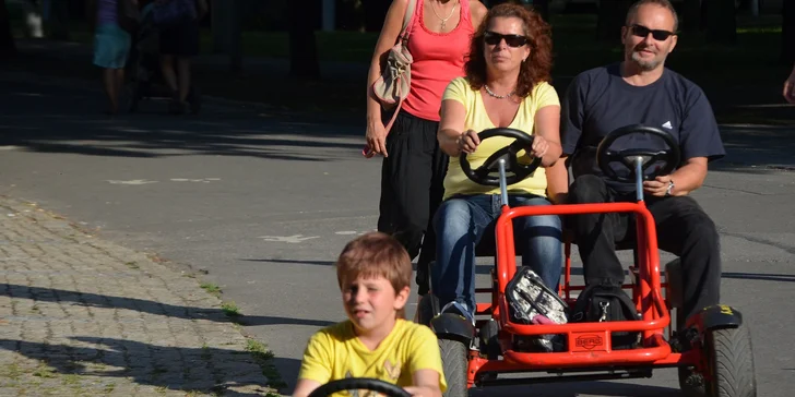Spanilá jízda v parku: Rozjeďte to na kárách ve Stromovce