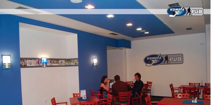 2 domácí burgery se steakovými hranolky v Kometa Pubu