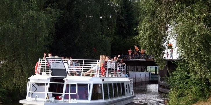 Dvouhodinová plavba výletní lodí Morava