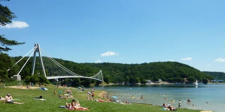 Jaro nebo léto u Vranovské přehrady pro dva