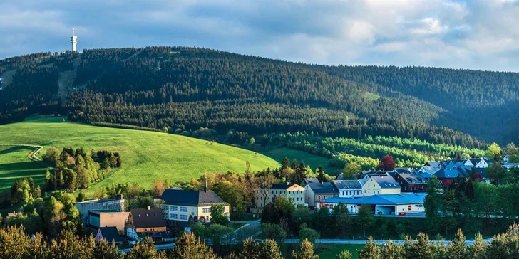 Aktivní letní dovolená s polopenzí pro dva v Krušných horách