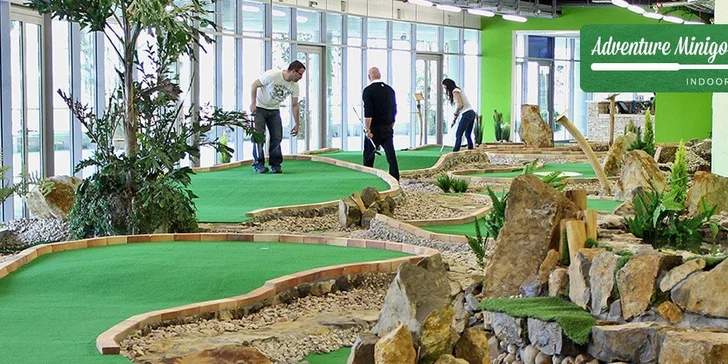 60 min adventure golfu v O2 Aréně pro 2 či rodinu