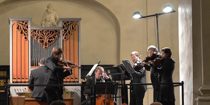 Svátečně vás naladí: Adventní a vánoční koncerty v kostele u Karlova mostu