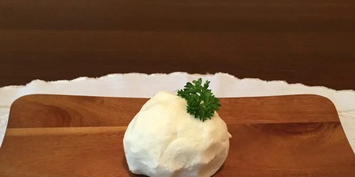 Balíček slovenských dobrot (korbáčiky, bryndza a ovčí sýr)
