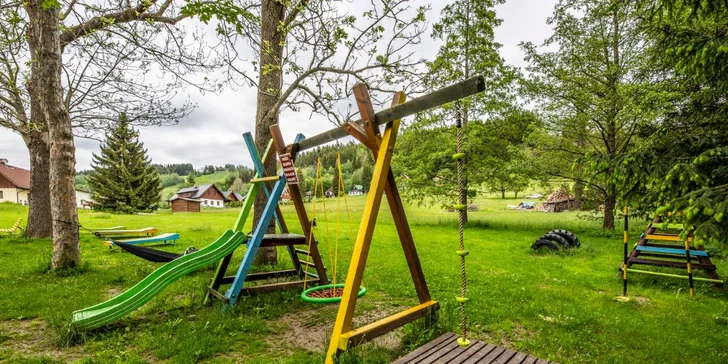 Pro děti je připravený dětský koutek i venkovní hřiště.