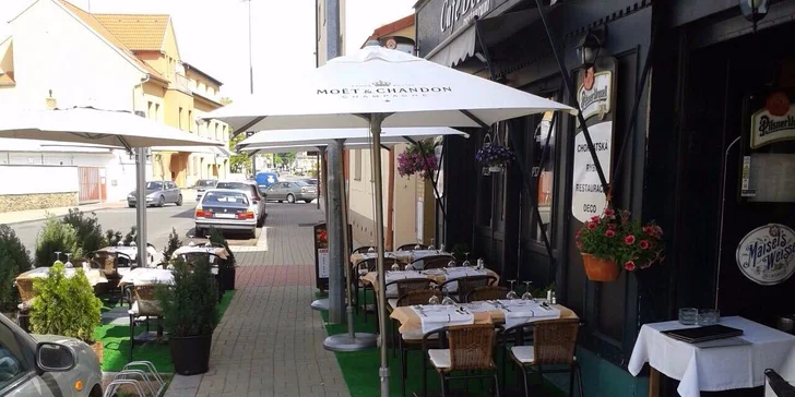 Čerstvý humr pro 2 osoby s aperitivem a salátem