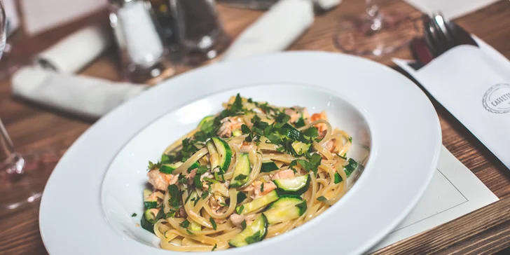 Letní italské menu s těstovinami, salátem i dezertem pro dva