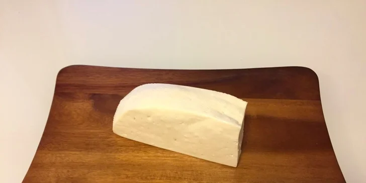 Balíček slovenských dobrot (korbáčiky, bryndza a ovčí sýr)