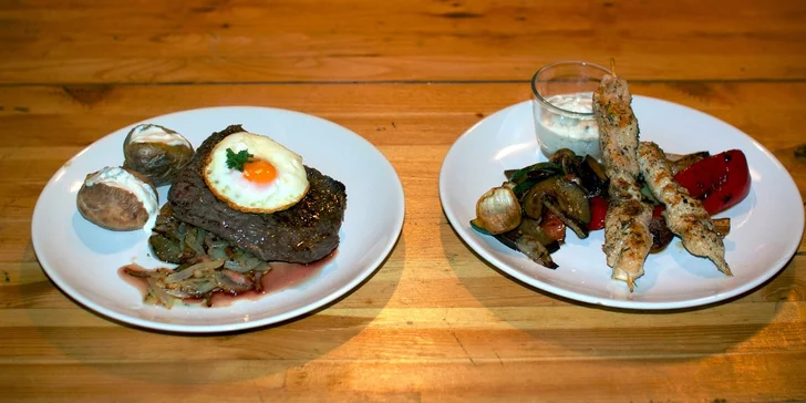 Bohaté letní menu pro dva v pubu Mártyho frky