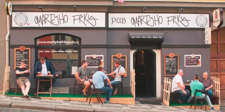 Bohaté letní menu pro dva v pubu Mártyho frky