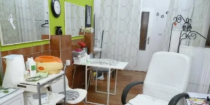 Pedikúra nebo manikúra
