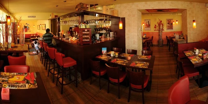 Španělsko na talíři: tříchodové vánoční menu pro 2 osoby v Españole