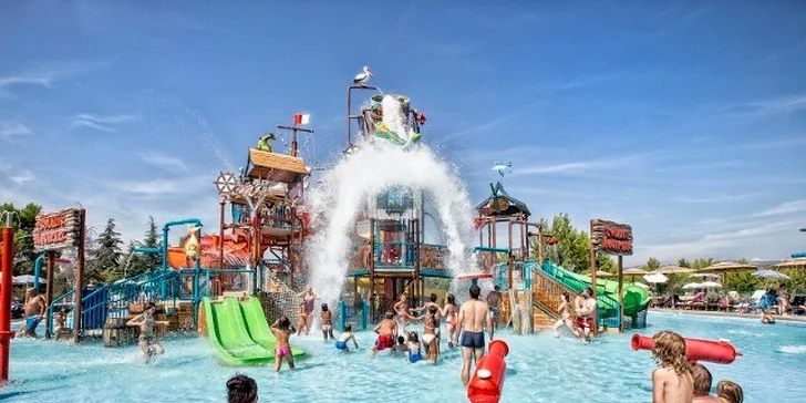 Týdenní dovolená v Beach Resort Solaris**** s dopravou
