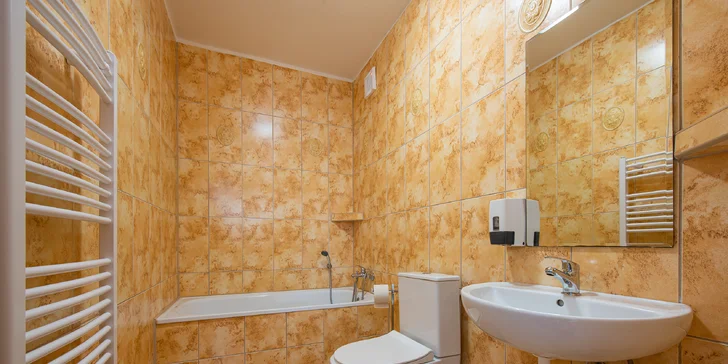 Samozřejmostí je vlastní koupelna (nebo rovnou dvě).