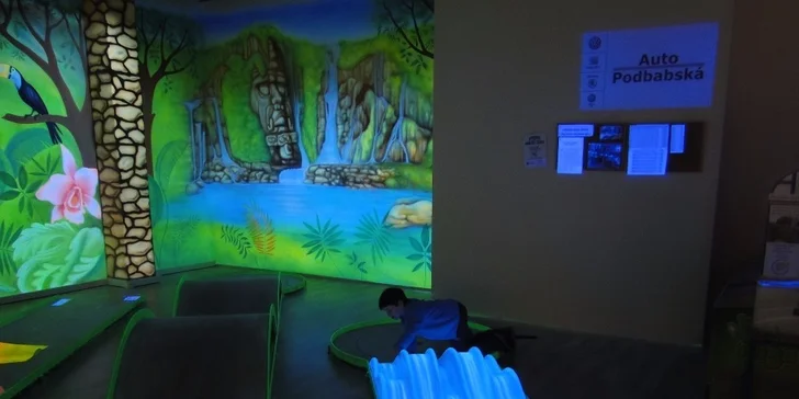 První UV minigolf v ČR: vykutálená zábava v džungli