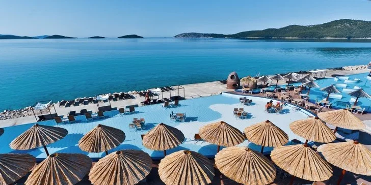 Týdenní dovolená v Beach Resort Solaris**** s dopravou