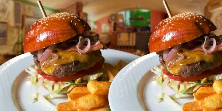 Dva hovězí burger speciály s hranolkami