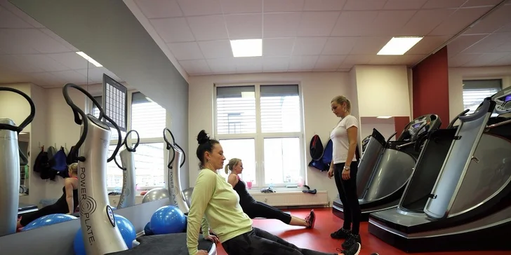 Zacvičte si v dámském fitku: 1, 3 nebo 5 cvičení na Power Plate s osobní trenérkou
