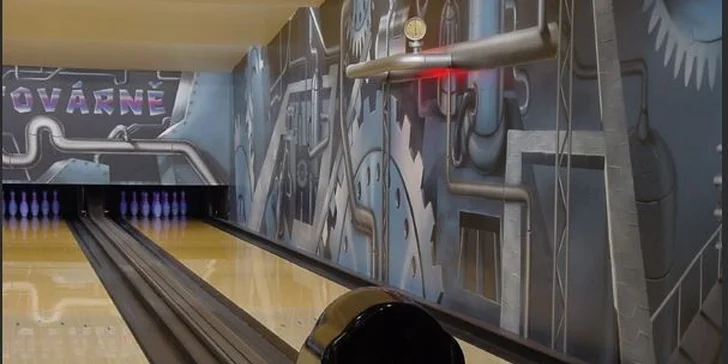 60 minut bowlingu až pro 8 hráčů včetně zapůjčení bot