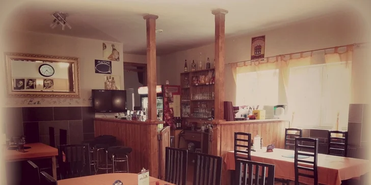 Pořádná porce kuřecích mini řízečků s přílohami