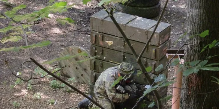 Adrenalinový paintball a 100 kuliček v Aiglově lomu v Poličce