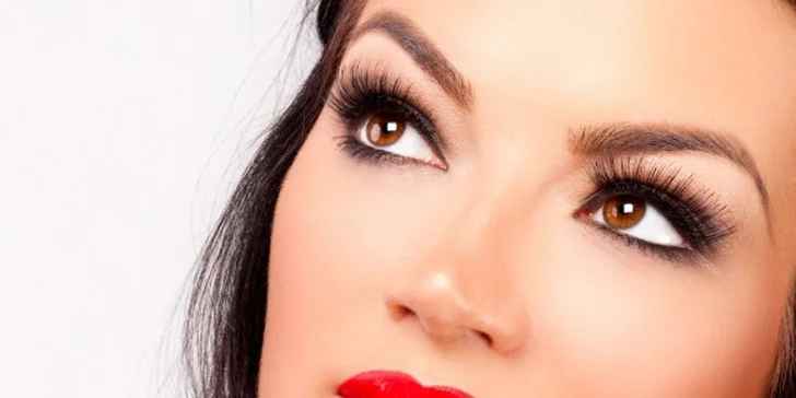 Permanentní make-up s přirozeným vzhledem - 3D ruční vláskování obočí
