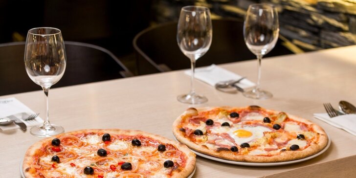 Dvě delikátní pizzy v Pasta & Pizza Mecca