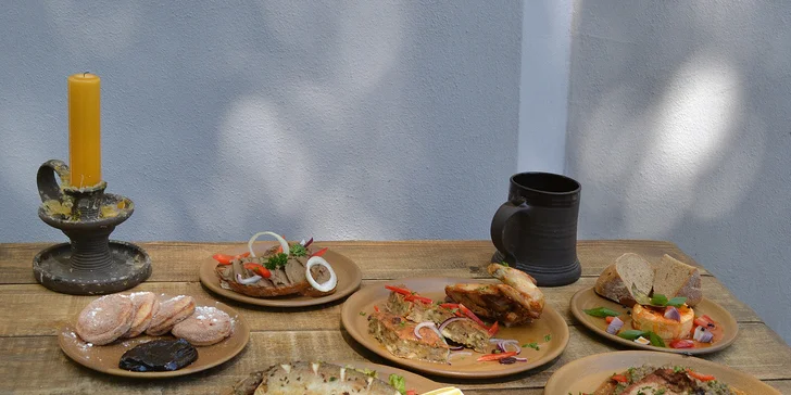 Staročeské menu o třech chodech ve středověké krčmě