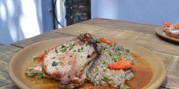 Staročeské menu o třech chodech ve středověké krčmě