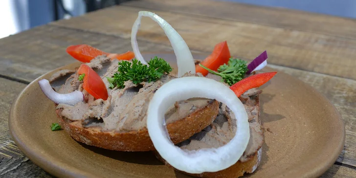 Staročeské menu o třech chodech ve středověké krčmě