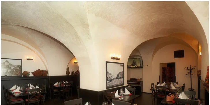 Tříchodové degustační menu v gruzínské restauraci Tbilisi