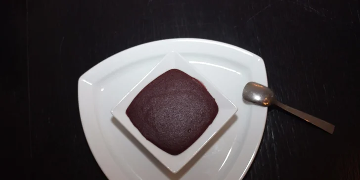 Tříchodové degustační menu v gruzínské restauraci Tbilisi