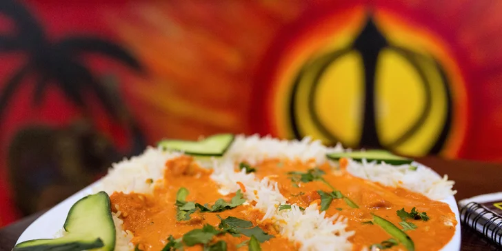 Ochutnajte napríklad kuracie mäso na spôsob Tikka Masala, ktoré sa pečie na tzv. tandoori piecke. Ako prílohu si môžete zvoliť buď basmati ryžu alebo indický chlieb naan