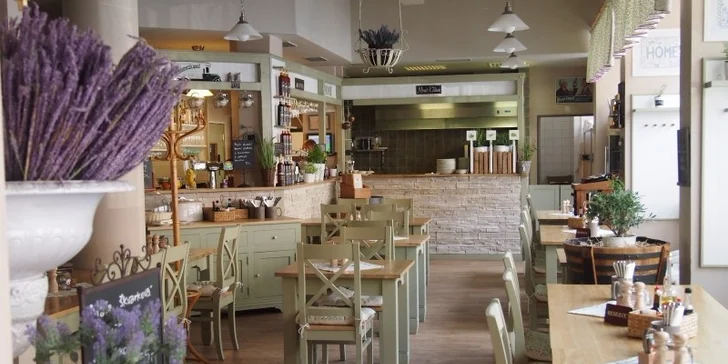 Steaky na horkém kameni v Kredenc Restaurant pro 2 osoby