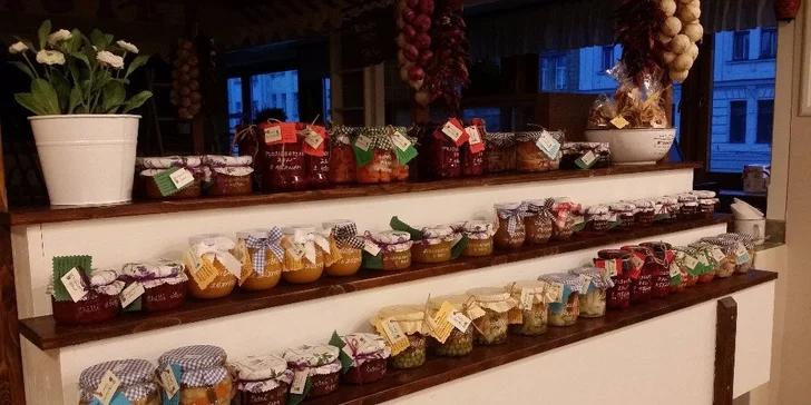 Steaky na horkém kameni v Kredenc Restaurant pro 2 osoby