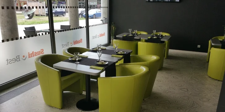 Lahodných 32 kusů Sushi v Havířově
