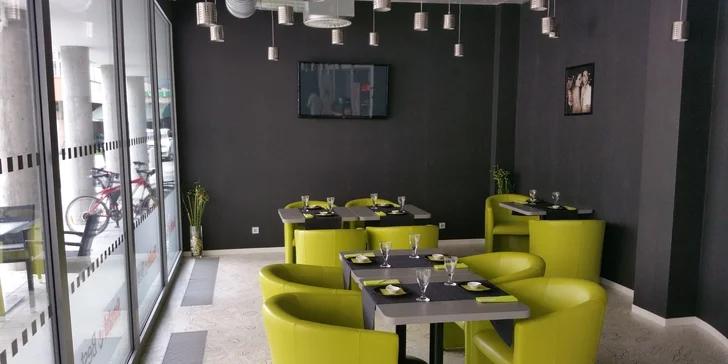 Lahodných 32 kusů Sushi v Havířově