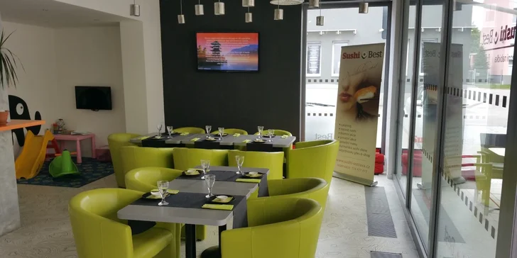 Lahodných 32 kusů Sushi v Havířově