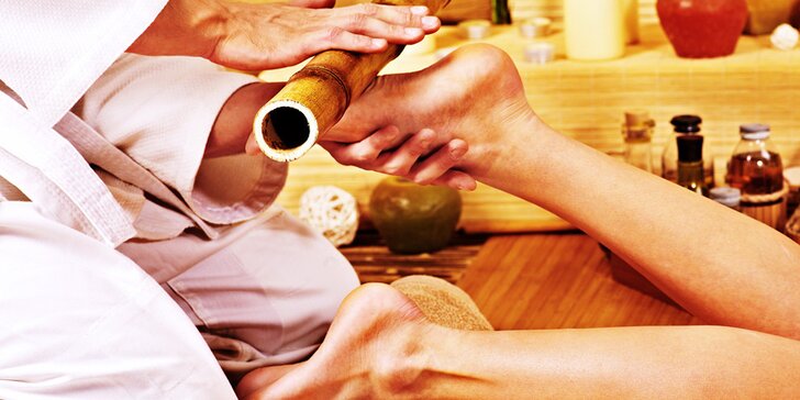 Blahodárná masáž nohou od maséra vyučeného v Thajsku