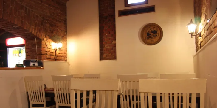 Hovězí steaky s houbovým ragú a hranolky pro dva jedlíky