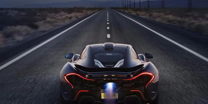 Závodní automobilový trenažér – adrenalin pro chlapy