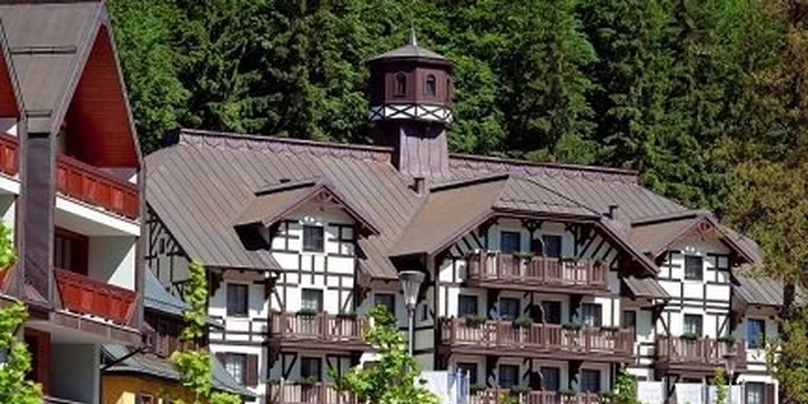 1999 Kč za dvě noci pro dva v pětihvězdičkovém hotelu Savoy Royal. Přepychové ubytování ve Špindlerově Mlýně, luxusní relaxace a sleva 65 %.