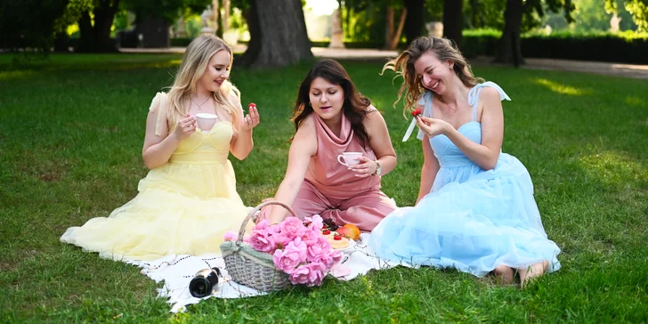 Zámecký piknik a profesionální focení pro páry, rodiny i skupinky kamarádek