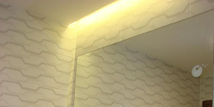  Připraven budete mít také župan a pantofle do wellness.

