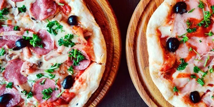 Dvě libovolné křupavé pizzy dle výběru