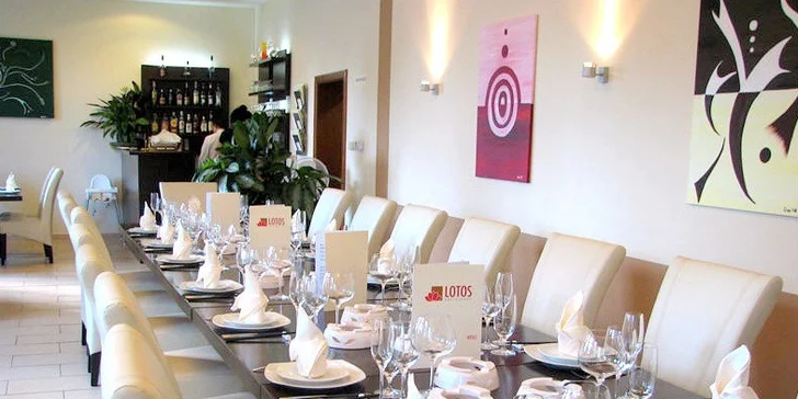 Exotické hongkongské menu o čtyřech chodech pro dva